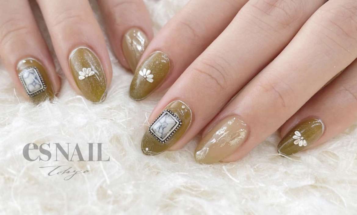 khaki × silver